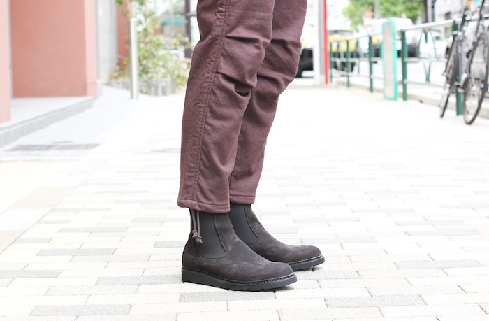 STYLES WITH COLLARLESS ITEMS