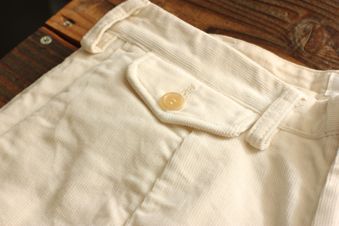 N&T ANKLE CUT TROUSERS (WHITE CORDUROY)