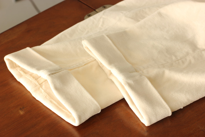 N&T ANKLE CUT TROUSERS (WHITE CORDUROY)
