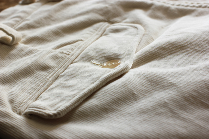 N&T ANKLE CUT TROUSERS (WHITE CORDUROY)