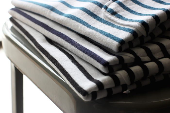 LS BRIGHT BORDER TEE