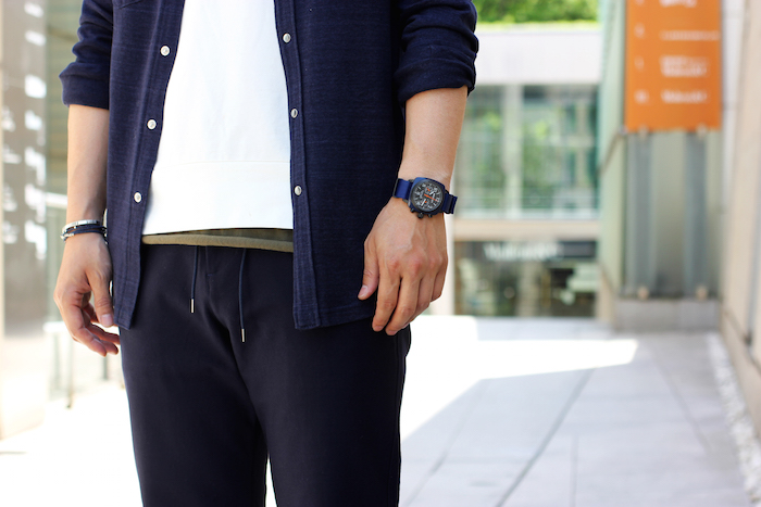 DARK CORLOR STYLE IN EARLY SUMMER