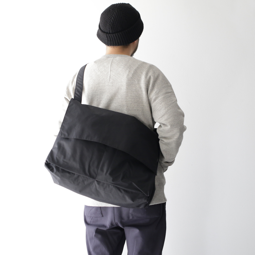 B.T NO MESSENGER BAG _BLACK & B.T PIPE BAG -ERA.- | JOURNAL | The 