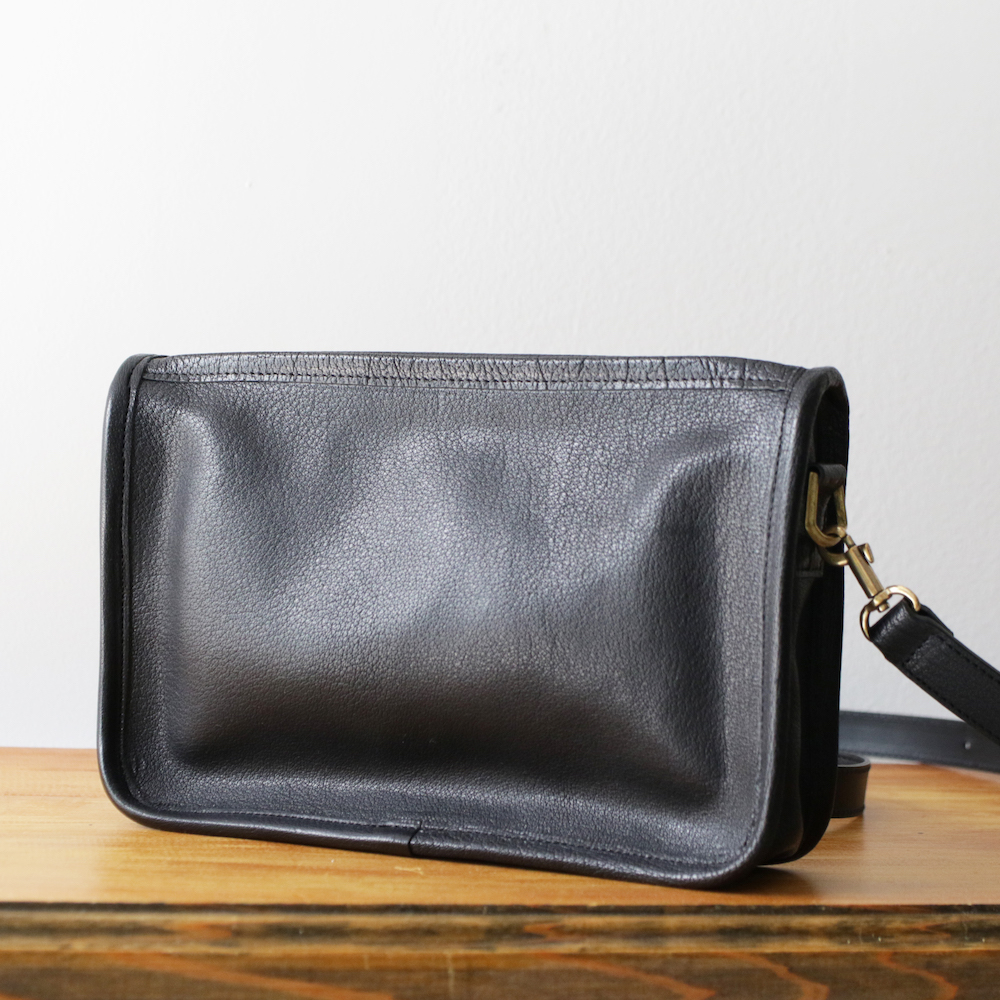 Banks -forme- | JOURNAL | The Weft CURLY&Co. HEAD STORE