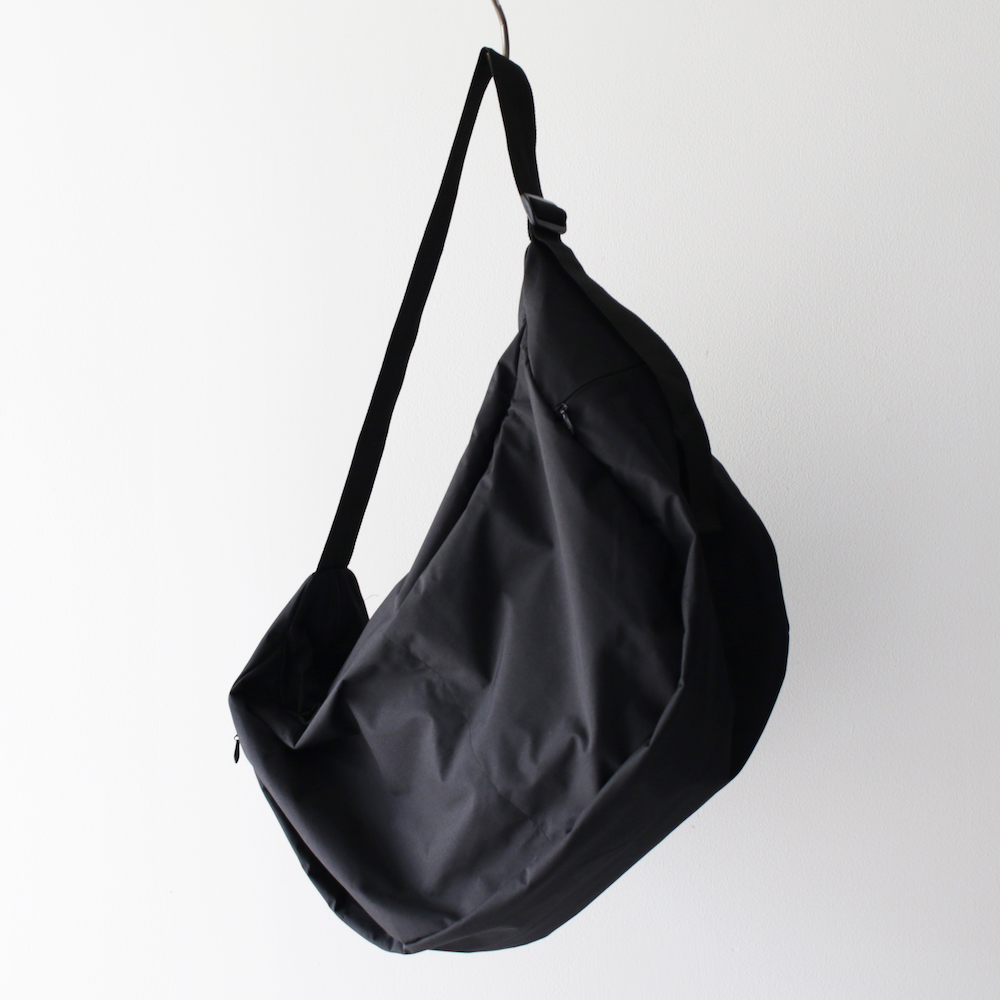 B.T BIG STOMACH BAG -ERA.- | JOURNAL | The Weft CURLY&Co. HEAD STORE